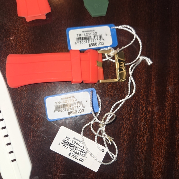 4 Technomarine Luxury Black and Gold Watch with Red Accents. New With Tags. - Picture 6 of 16